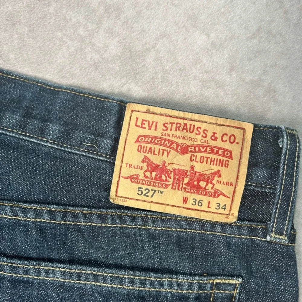 Levis 527 Low Boot Cut Jeans Mens 36x34 Dark Wash Blue Denim 100% Cotton